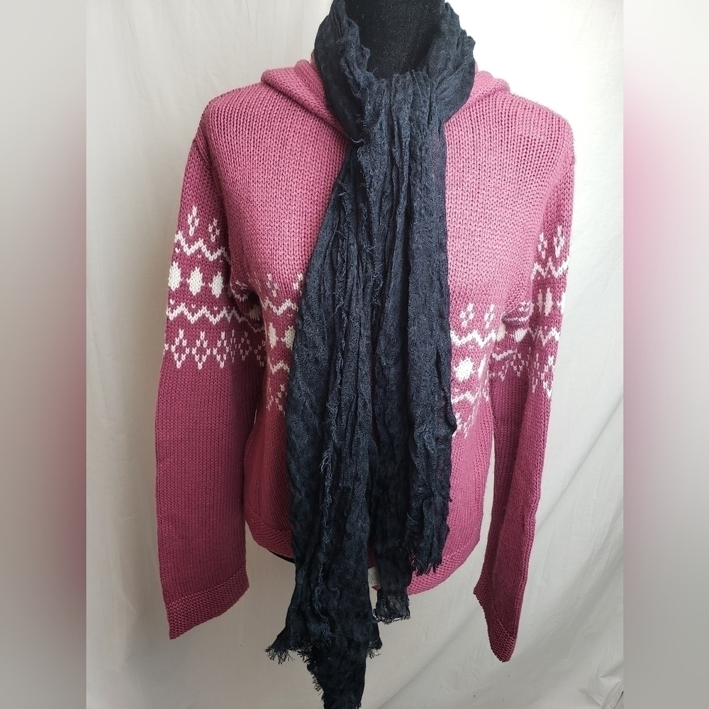 NWOT Cato's Fall Black Crinkly Scarf